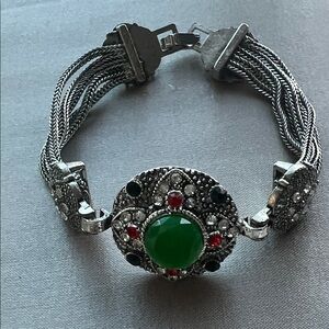 Vintage Silver and Vibrant Green Gemstone Bracelet Set In Sleek Silver Design